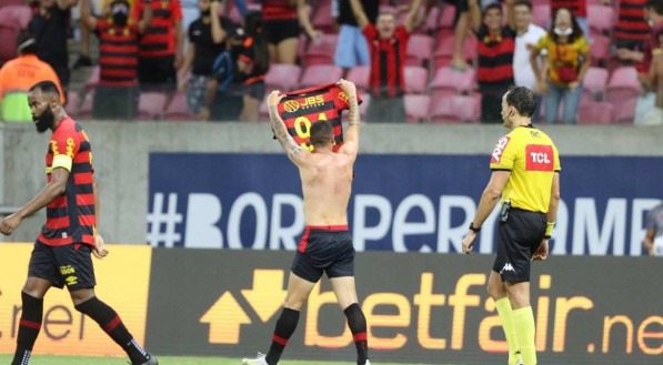 Com gol de Paulinho Moccelin, o Sport bateu o Corinthians por 1x0 na Arena de Pernambuco