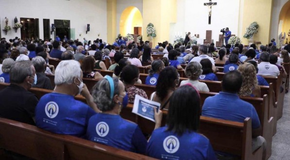 Missa das 18h na par&oacute;quia de Nossa Senhora da Concei&ccedil;&atilde;o Aparecida no bairro do Ipsep, Zona Sul do Recife