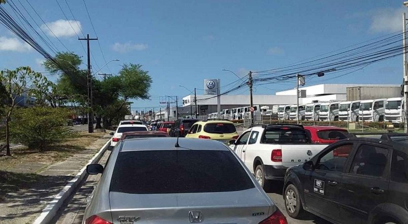 SINISTRO pedestre &eacute; atingido por um carro, na Avenida Marechal Mascarenhas de Morais.