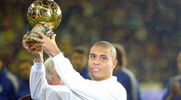 Ronaldo Fen&ocirc;meno foi eleito o melhor do mundo tr&ecirc;s vezes