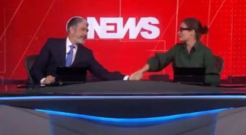 Renata e Bonner se emocionaram com reportagem sobre 25 anos do canal GloboNews