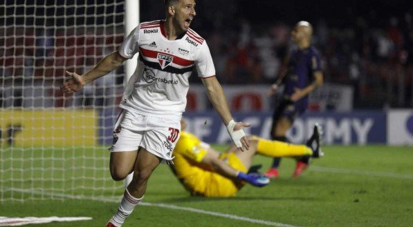 Calleri, atacante do S&atilde;o Paulo, est&aacute; no &quot;top 5&quot; da artilharia do Campeonato Paulista