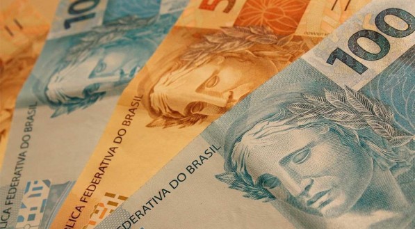 Auxílio Brasil pagará um benefício de R$ 400