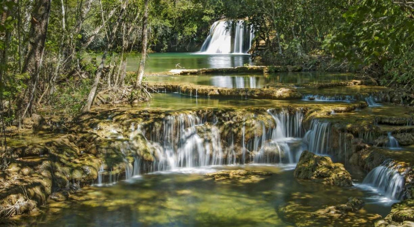 As dez cachoeiras da Est&acirc;ncia Mimosa atraem muitos turistas. 
