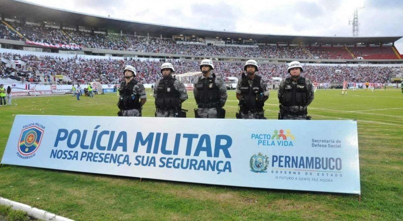 PMs ter&atilde;o que estar no gramado durante jogos em PE