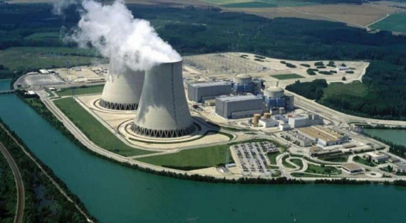 DIVIDIDOS Alemanha se opõe à energia nuclear, enquanto a França a defende. União Europeia debate se deve incluí-la como investimento sustentável
