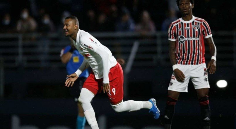 Lucas C&acirc;ndido marcou o gol da vit&oacute;ria do time de Bragan&ccedil;a Paulista