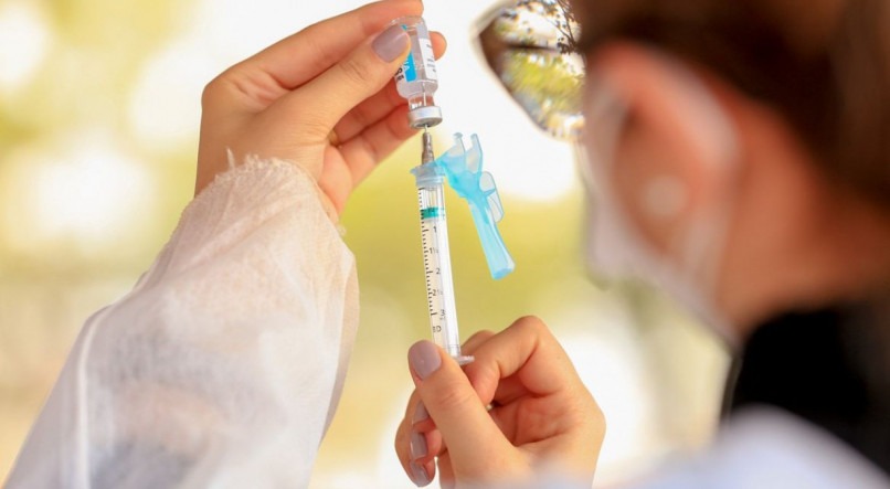 META Segundo a Secretaria Estadual de Saúde, quase 79% da população elegível tomou vacina. Até março de 2022, governo quer atingir 90%