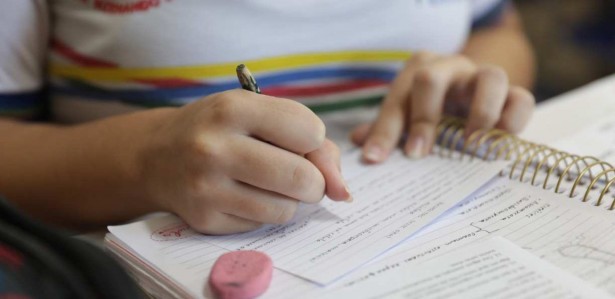 Número de crianças fora da escola, no Brasil, aumenta 171%