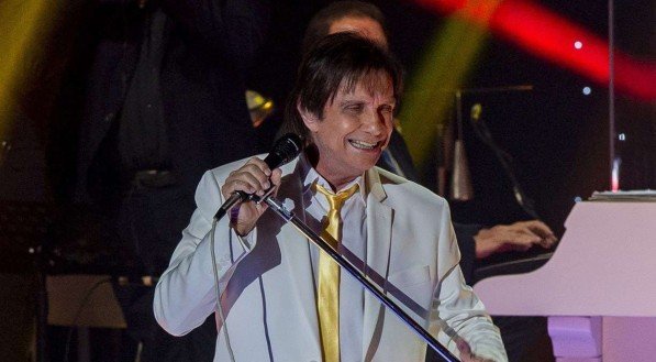 Roberto Carlos relembra Carnaval dos anos 90 ao lado de Silvio Santos e Tom Cavalcante; veja fotos