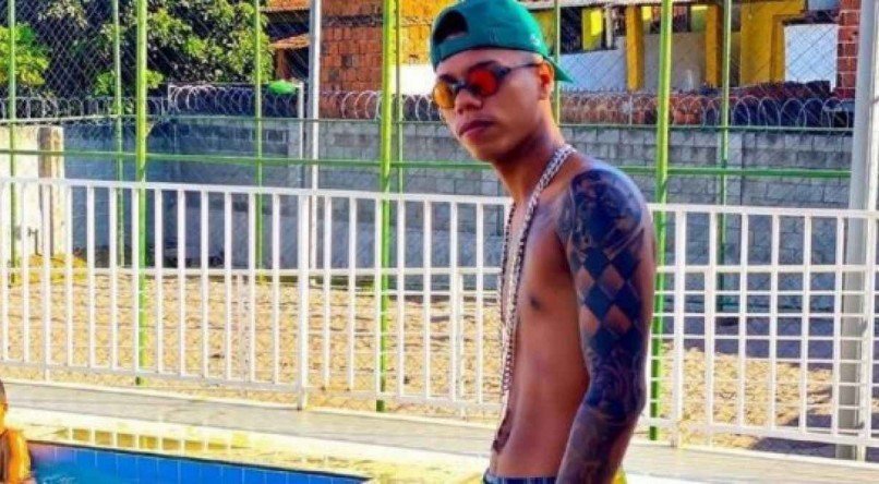 MC Kevin do Recife tinha sido preso por suspeita de participa&ccedil;&atilde;o em homic&iacute;dio