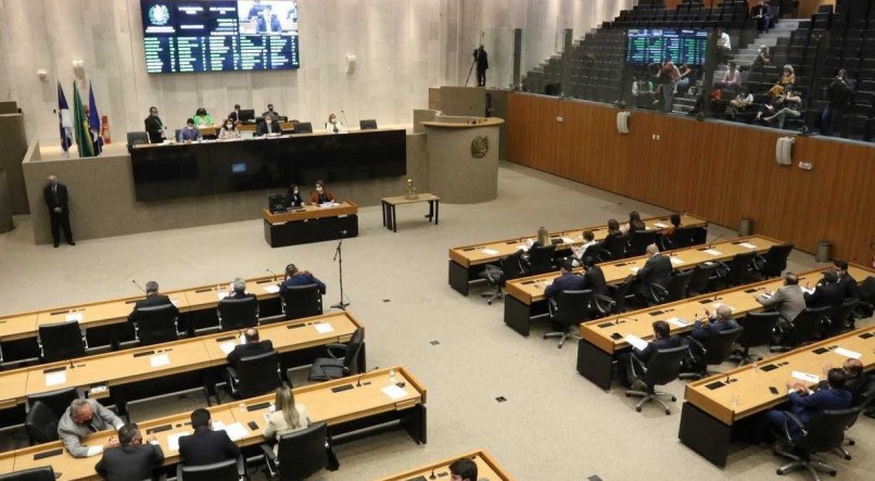 Volta aos trabalhos presenciais dos deputados estaduais, na Assembleia Legislativa de Pernambuco.