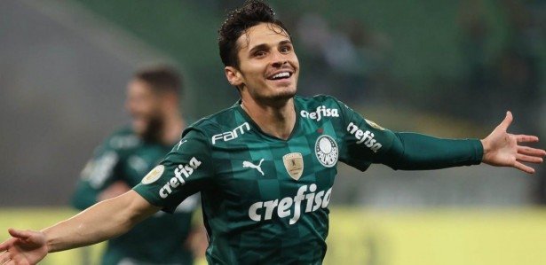 Paulistão on X: CRAQUE DO VERDÃO! Em mais uma temporada em alta, Raphael  Veiga, do @Palmeiras é o Craque do Campeonato neste Paulistão Sicredi.  #MelhoresDoPaulistão #Premiação #PaulistãoSicredi #FutebolPaulista   / X