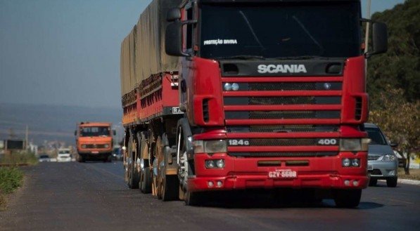 EXAME TOXICOLÓGICO para motoristas vence nesta quinta e pode gerar multa de R$ 1.467,35