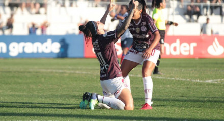 Libertadores Feminina: Ferroviária bate paraguaias e vai à semifinal