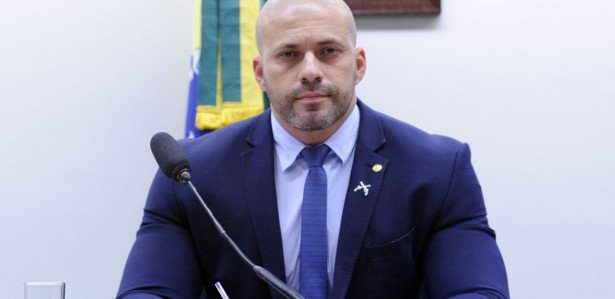 Deputado Daniel Silveira é condenado a indenizar prefeito de Niterói