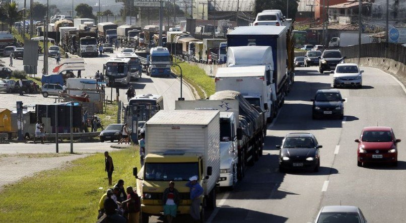 PARALISA&Ccedil;&Atilde;O DOS CAMINHONEIROS HOJE (21): CONFIRMADA greve dos caminhoneiros? Veja ESTRADAS BLOQUEADAS HOJE