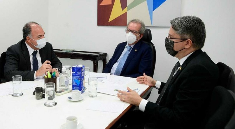 Fernando Bezerra recebeu a proposta de Jos&eacute; An&iacute;bal e Alessandro Vieira