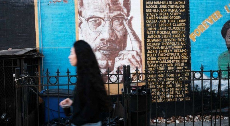 Imagem de Malcom X em mural no Brooklin