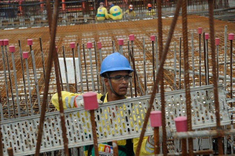 A queda na taxa mensal de setembro foi puxada pela forte inversão de preços no grupo Materiais, Equipamentos e Serviços