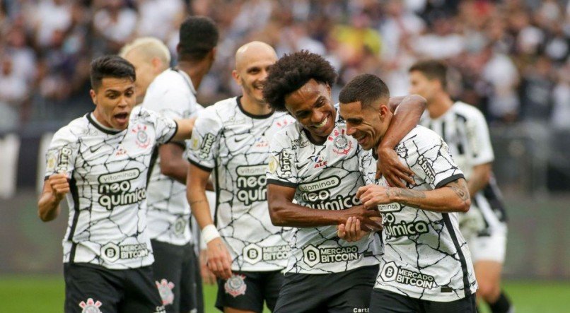 Corinthians entra em campo contra o Santos nesta quarta