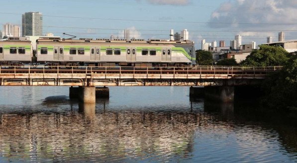  Linha sul do Metrô do Recife da CBTU.