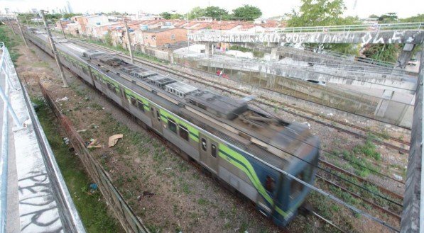 O novo contrato de operação do Metrô do Recife começaria, oficialmente e segundo esse cronograma, no primeiro trimestre de 2027