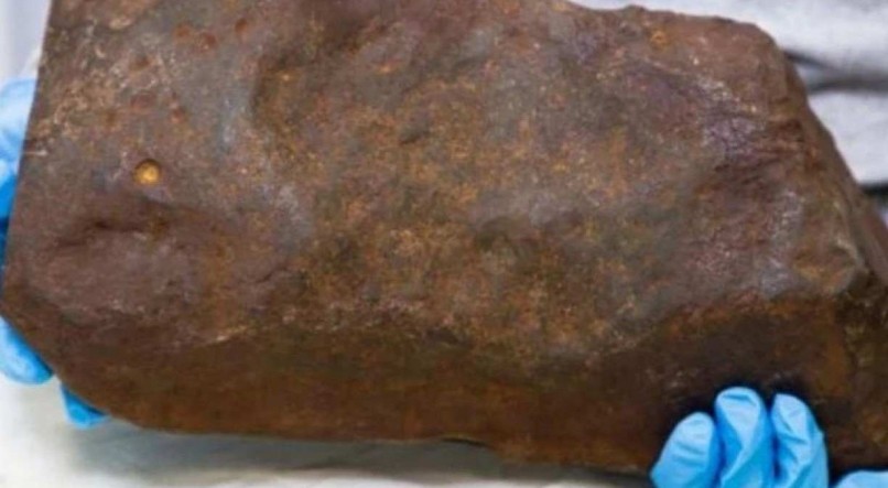 Australiano encontra meteorito, mas pensava que se tratava de ouro 