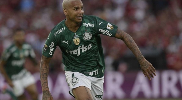 Deyverson foi comemorar o gol de Raphael Veiga na final entre Palmeiras e S&atilde;o Paulo no Allianz Parque