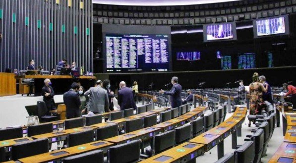 Congresso aprova projeto que mantém repasses do orçamento secreto
