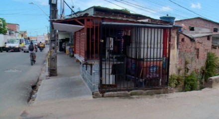 Comerciante foi morto com tiro na cabeça na frente da própria peixaria na Zona Norte do Recife.
