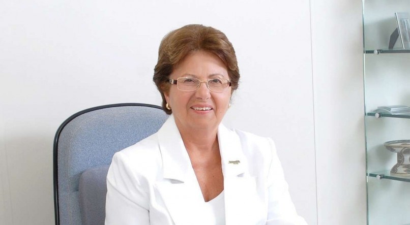 Maria de Lourdes Corr&ecirc;a de Ara&uacute;jo. Presidente da Unimed.