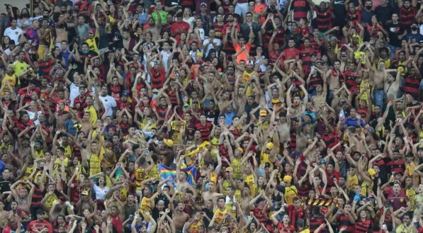 Pernambuco amplia capacidade de público em jogos de futebol