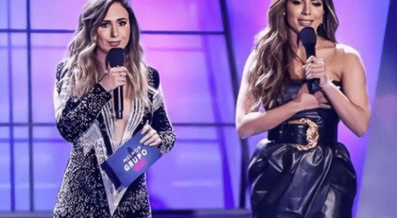Anitta e Tat&aacute; Werneck no palco do multishow