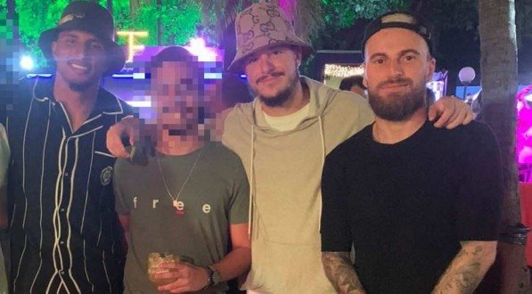 Nas vésperas de jogo decisivo para o Bahia, jogadores do Fortaleza são flagrados em festão de digital influencer