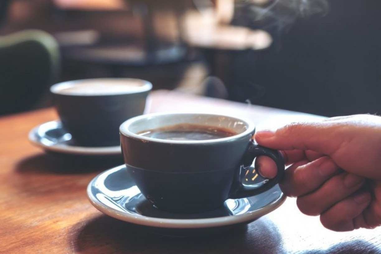 COMO FAZER CAFÉ NA CAFETEIRA: Saiba como preparar uma XÍCARA de CAFÉ usando o COADOR ou diferentes TIPOS de CAFETEIRAS