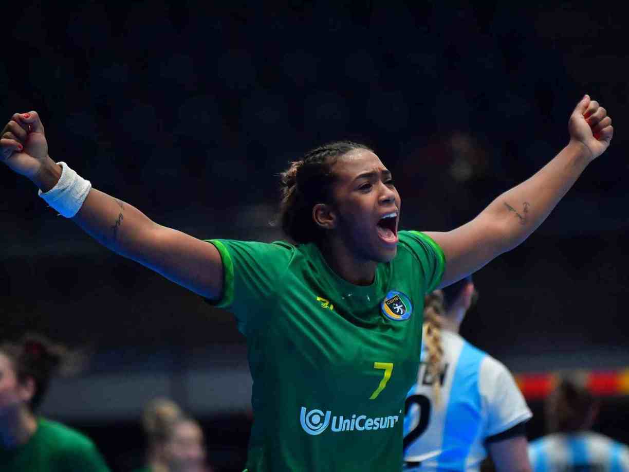 Sele&ccedil;&atilde;o brasileira de handebol derrotou a Argentina e est&aacute; nas quartas de final do Mundial