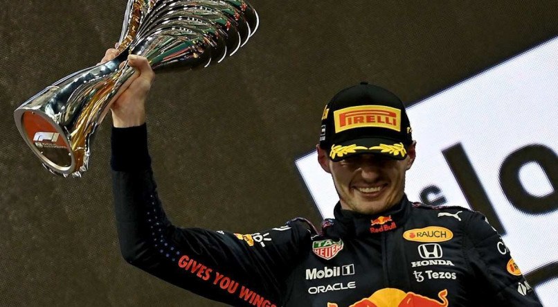 Max Verstappen conquistou seu primeiro t&iacute;tulo na F&oacute;rmula 1 em 2021
