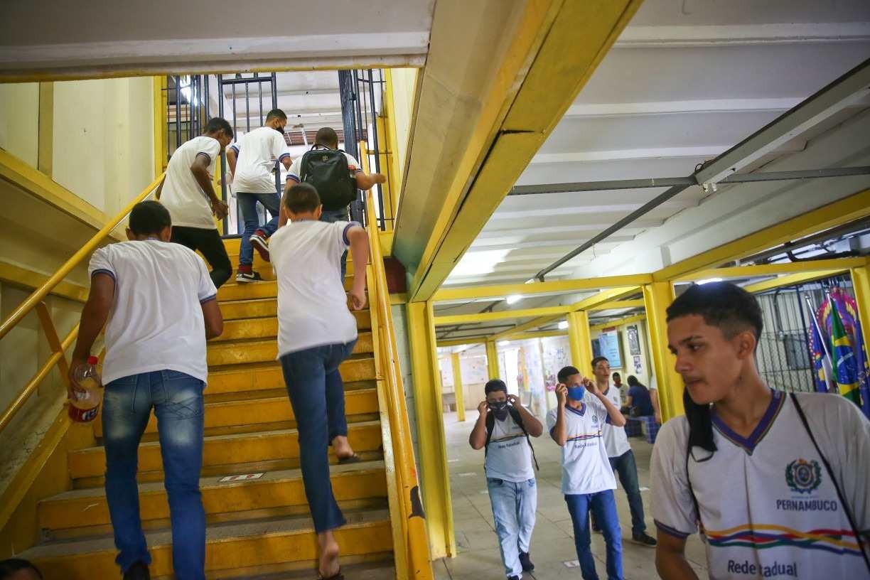Alunos de instituições públicas e particulares do Grande Recife já podem  solicitar a carteira de estudante 2022, Pernambuco