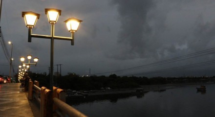 Previsão de fortes chuvas no Recife.