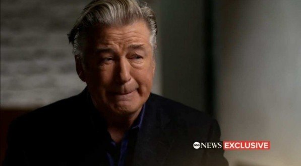 Alec Baldwin e respons&aacute;vel pelas armas ser&atilde;o julgados