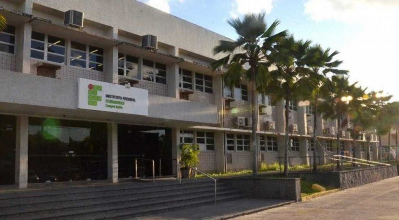 Para o Instituto Federal de Pernambuco (IFPE), foram distribuídas 72 vagas para professor do ensino básico, técnico e tecnológico
