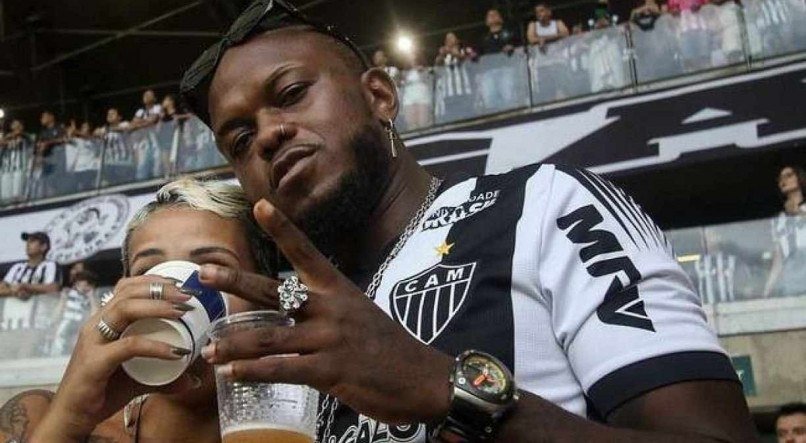 Djonga foi filmado agredindo um seguran&ccedil;a. Rapper alega racismo