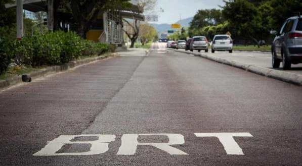 O corredor TransBrasil e uma pista lateral foram interditados para o atendimento aos feridos