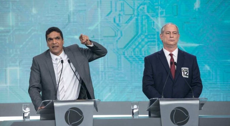 Cabo Daciolo e Ciro Gomes durante debate eleitoral na RecordTV, em 2018