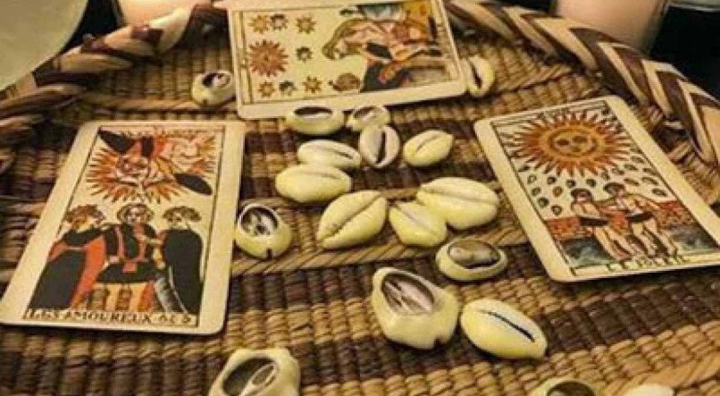 Saiba a diferen&ccedil;a entre cartas, B&uacute;zio e Tarot