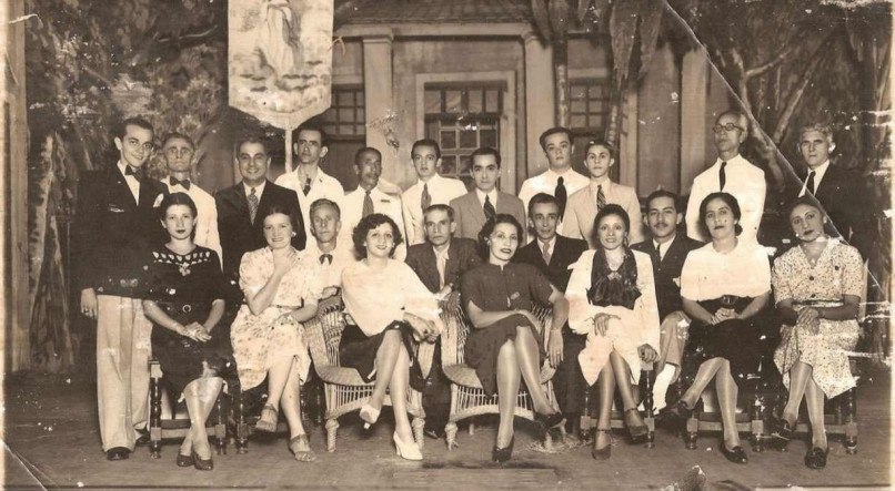 HIST&Oacute;RIA Grupo Gente Nossa, um dos abordados na publica&ccedil;&atilde;o, posa para foto em 1938