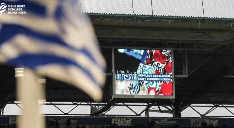 Jogo entre MSV Duisburg e VFL Osnabr&uuml;ck, v&aacute;lido pela Terceira Divis&atilde;o do Campeonato Alem&atilde;o, foi interrompido neste domingo (19) por insultos racistas vindos das arquibancadas