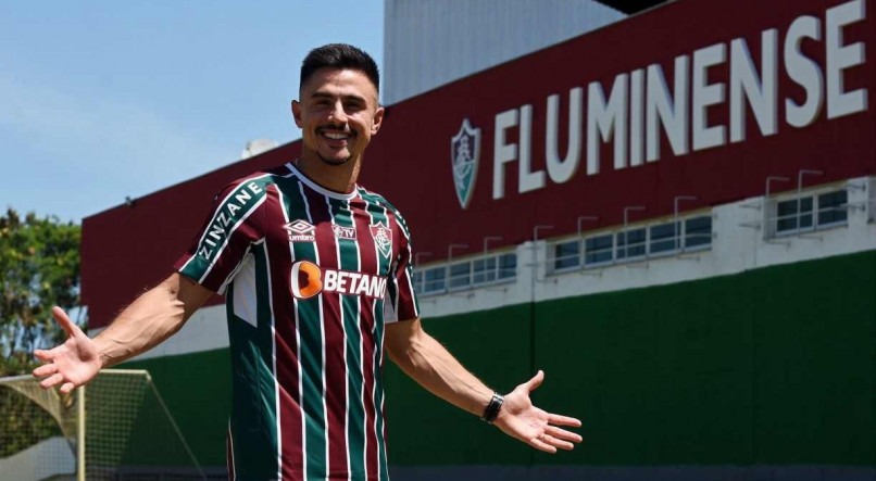 Willian Bigode vai defender o Fluminense em 2022