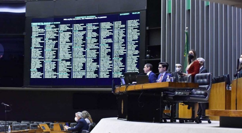 O Senado deu 51 votos a favor do texto e 20 contra. A Câmara aprovou por 358 a 97